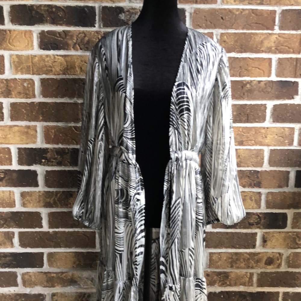 Express Women Metallic Maxi Cover-Up - Picture 7 of 8